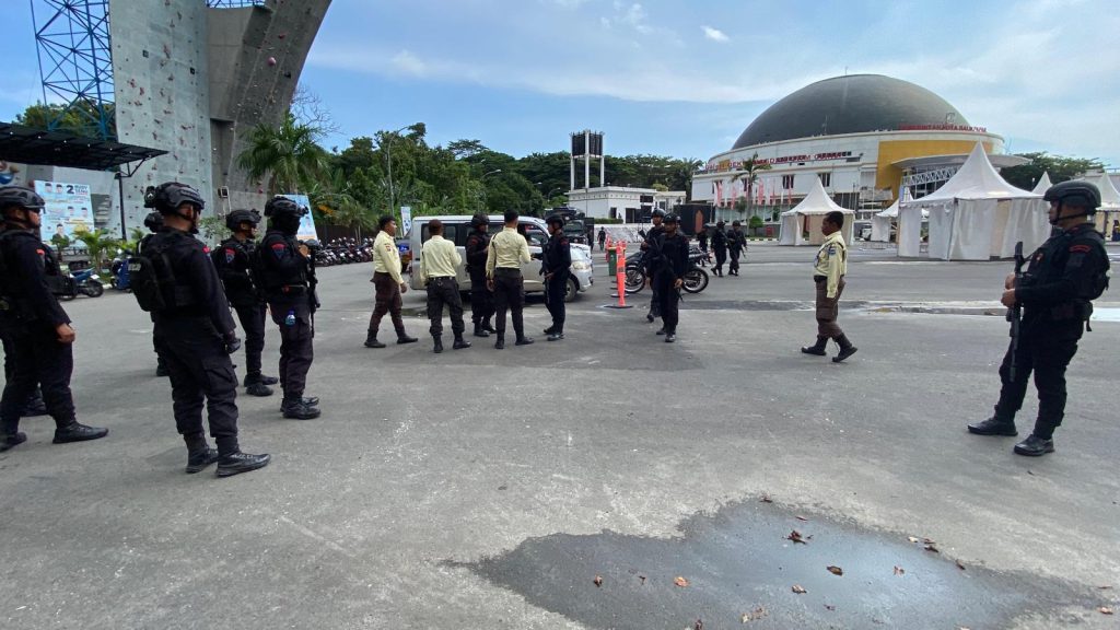 Jelang Pemungutan Suara Pada Pilkada Serentak 2024, Batalyon A Sat Brimob Polda Kaltim Gelar Patroli Skala Besa