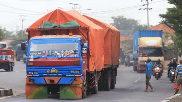 Dampak Pembatasan Angkutan Logistik saat Nataru: Barang Jadi Langka