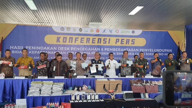 Pelaku Penyelundupan Miras Asal Cina Ditangkap dan Ditahan Kejari Semarang