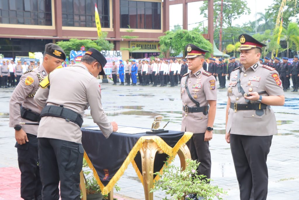 Kapolda Kaltim Pimpin Upacara Sertijab Kapolresta Samarinda