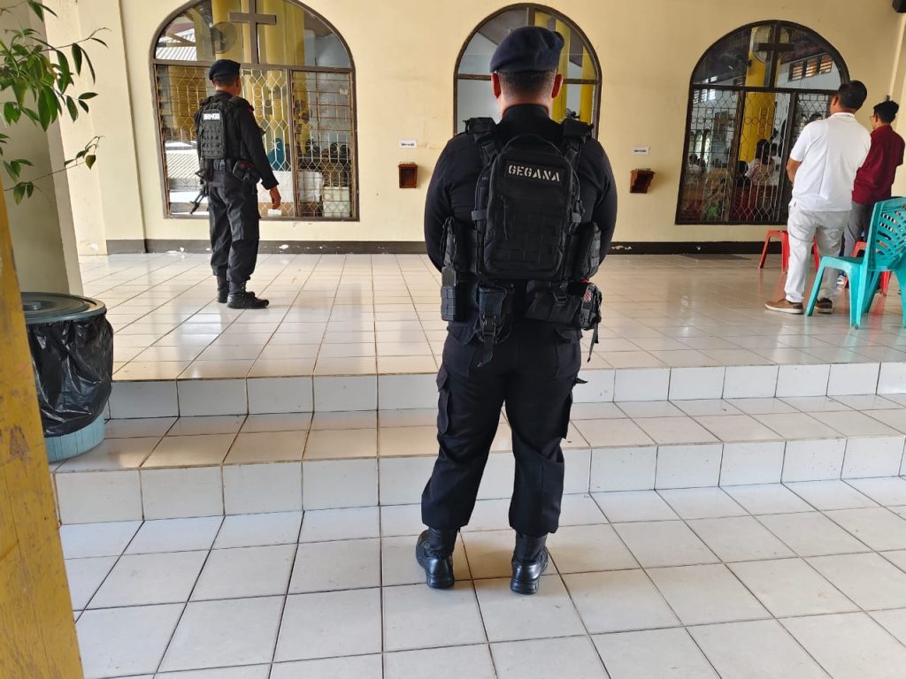 Brimob Kaltim Lakukan Patroli Rutin, Pastikan Keamanan Ibadah Minggu di Kabupaten Paser