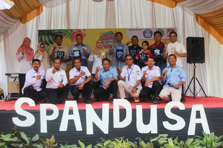 Disdikbud dan Kejati Kaltim Berikan Bantuan Pendidikan untuk Anak 3T