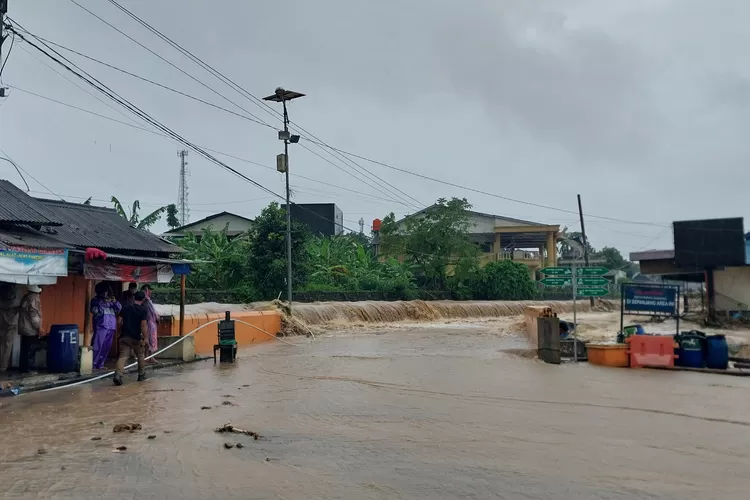 Palabuhanratu Diterjang Banjir