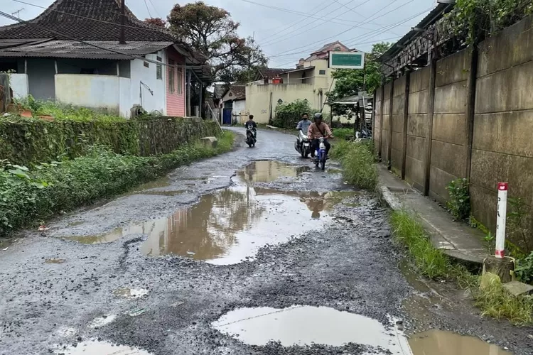 Protes Jalan Rusak, Pemuda Ciracap Undang Gubernur dan Bupati