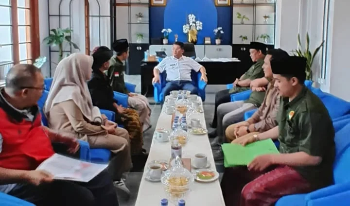 Sinergi Foksi Jabar dan Pemprov Jabar untuk Pembinaan Santri