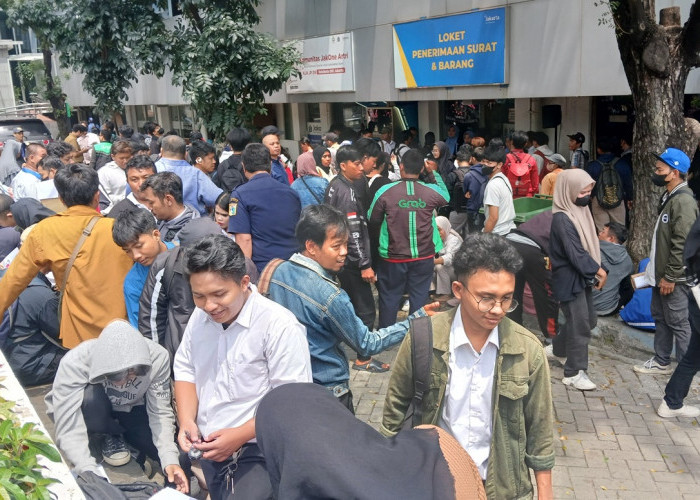 Ibu Lansia Gagal Daftar PJLP karena Usia