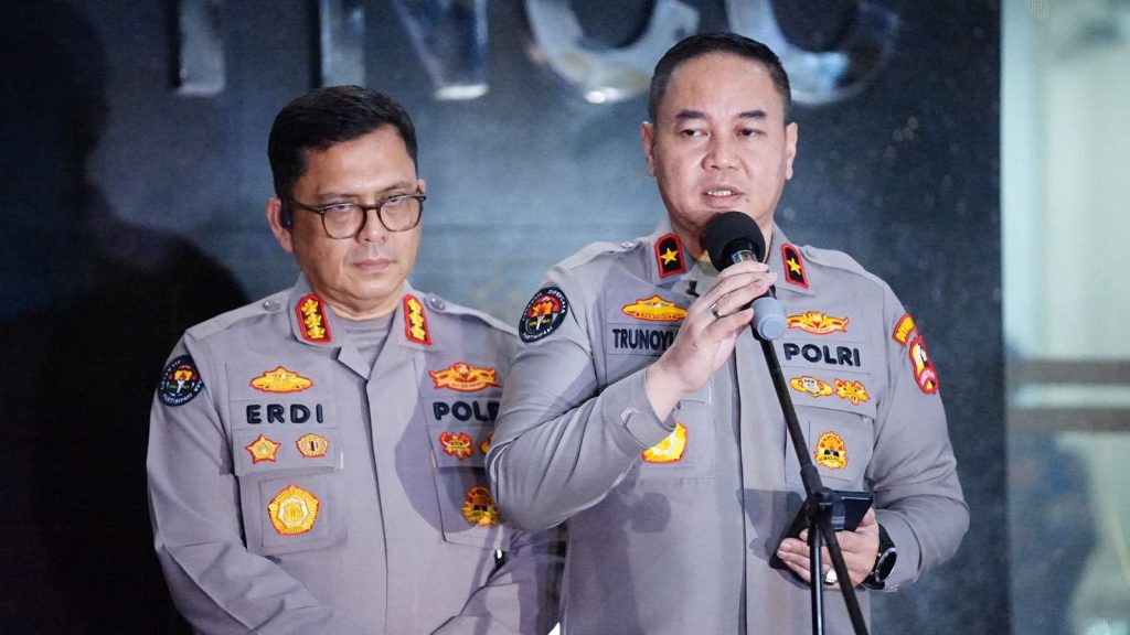 Ketua Komnas HAM Papua Diselamatkan Satgas AB Moskona 2025 di Sungai Rawar