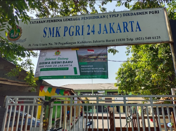 SMK PGRI 24 Pindah Usai Gerbang Digembok