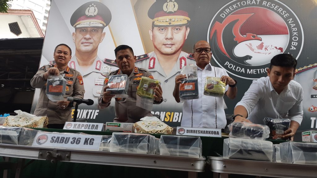1.162 Ekstasi Diselundupkan dalam Makanan Anjing