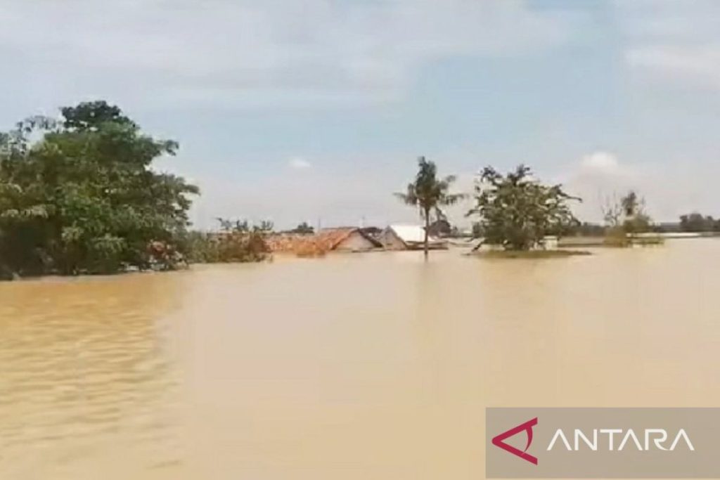 Banjir di Karawang Jabar, Ratusan Warga Terpaksa Mengungsi