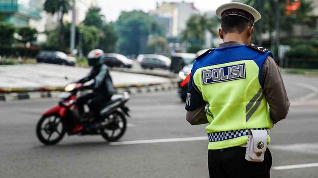 6 Polisi Positif Narkoba, Dihukum Salat 5 Waktu