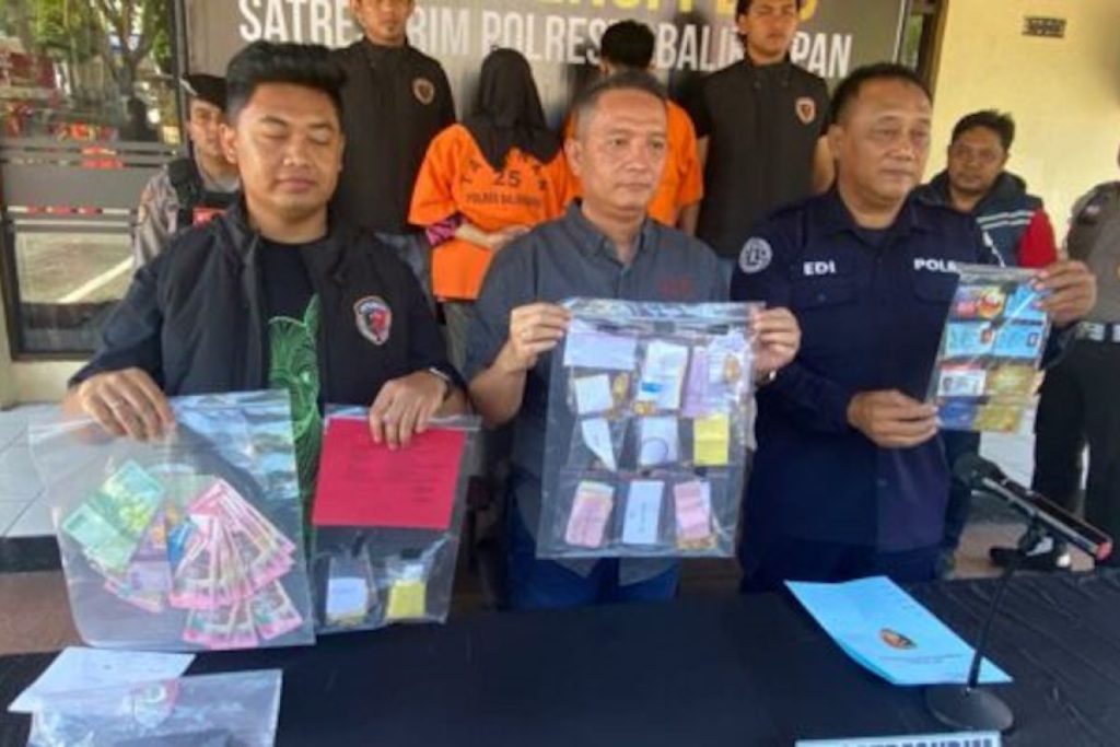 Polresta Pontianak Amankan 47 Keping Emas Ilegal