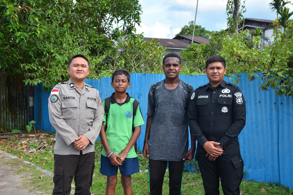 Satgas Cartenz Tanamkan Nilai Positif pada pelajar Mimika