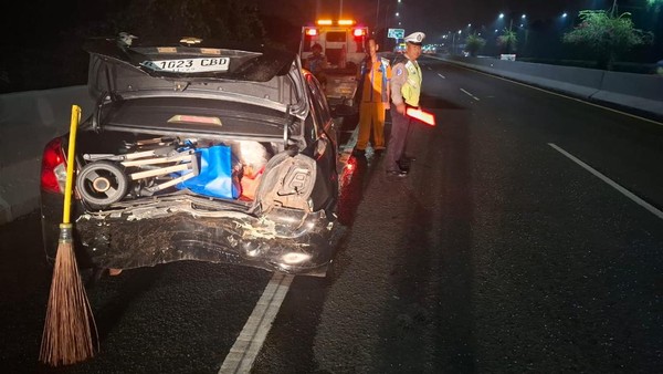 Tabrakan di Tol Prof. Sedyatmo, Pengemudi BYD Dirawat di RS