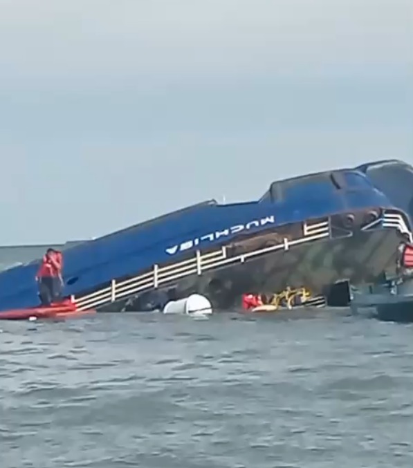 KMP Muchlisa Tenggelam di Penajam!