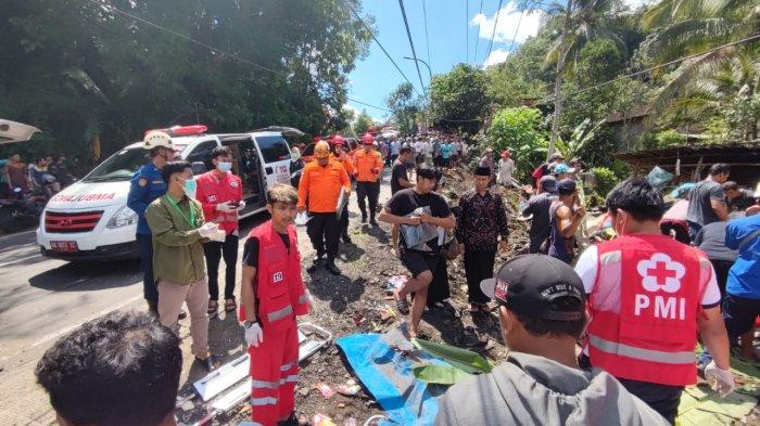 Rem Blong, Truk Tewaskan 11 Warga