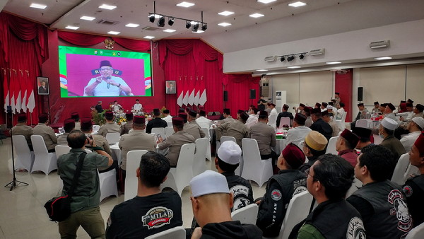 Polda Riau Gelar Kajian Alam dengan UAS dan Rocky Gerung