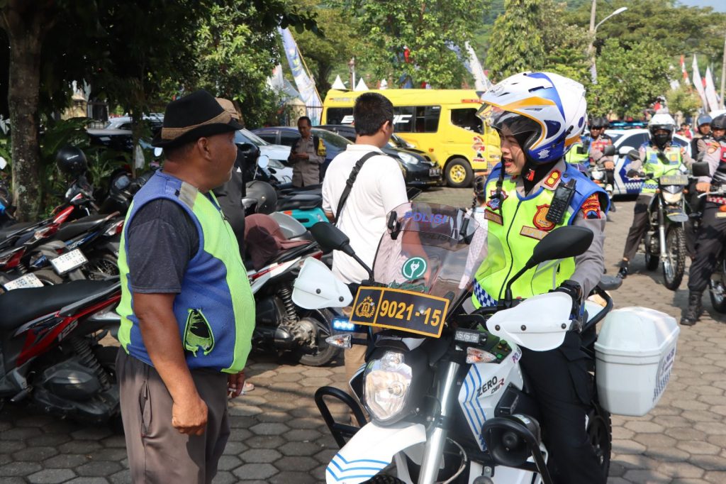 Kapolres Semarang Patroli Naik Motor Cegah Premanisme