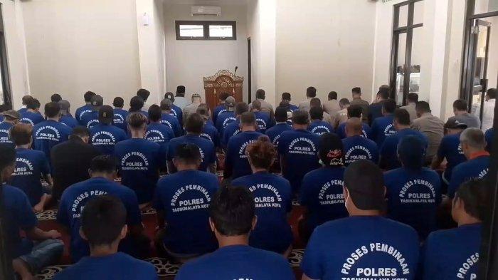79 Jukir Liar di Tasikmalaya Dibina, Pakai Seragam Tahanan