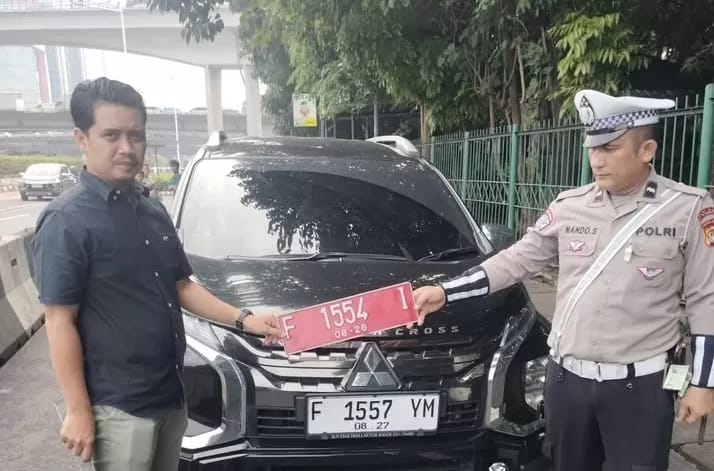 Pelat Bodong, Mobil Pemkab Bogor Kena Tilang