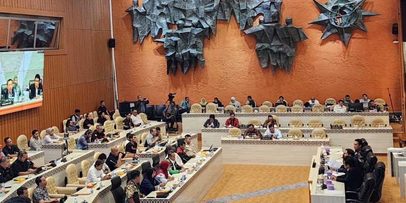 Ojol Tuntut Revisi Potongan Aplikasi ke DPR