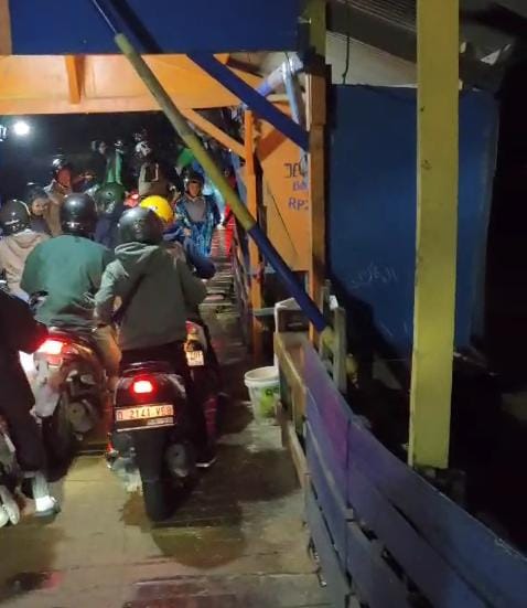 Jembatan Warga Roboh, Gubernur Jabar Turun Tangan