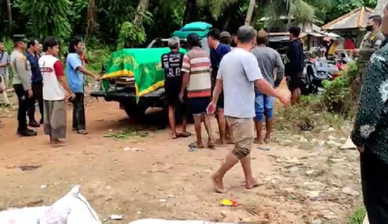Bagan Roboh, Nelayan Jatuh ke Laut, 1 Tewas