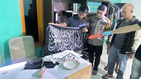 Densus Tangkap Dua Remaja Terkait ISIS
