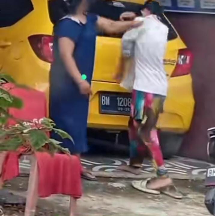 Tante Aniaya Keponakan, Kini Ditahan