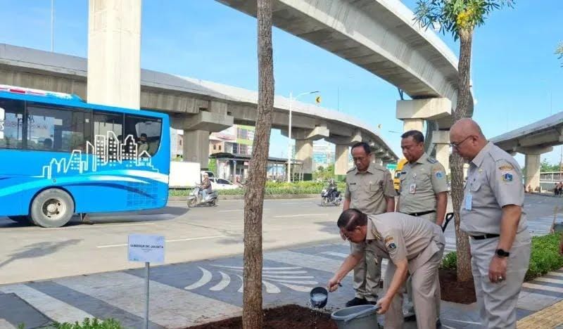 Gubernur Pramono Ajak Warga Cakung Hijaukan Jakarta