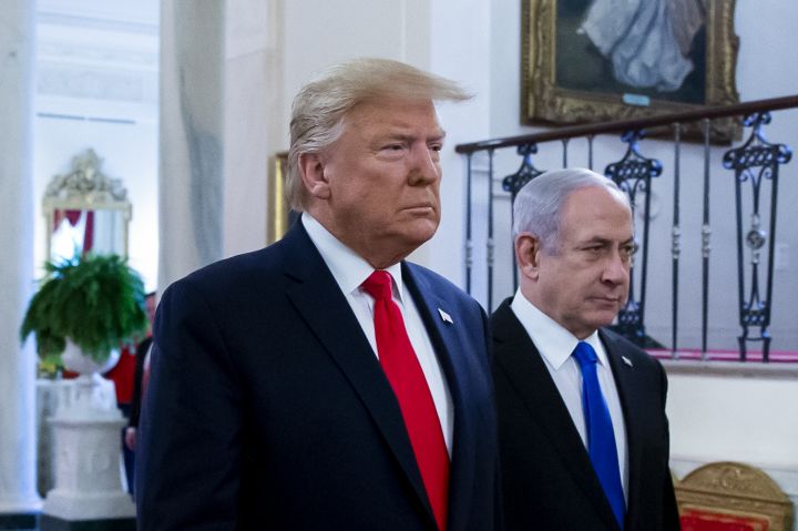 Trump Minta Israel Tunda Serang Iran