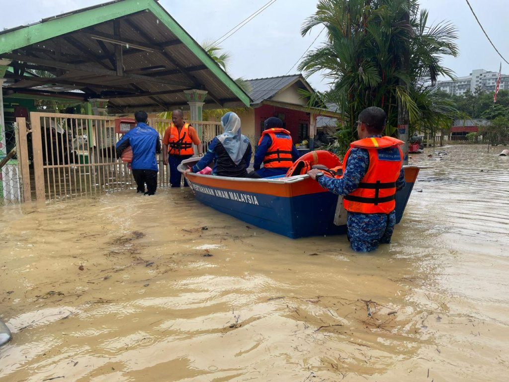 Proyek Tol Picu Banjir, Warga Demo