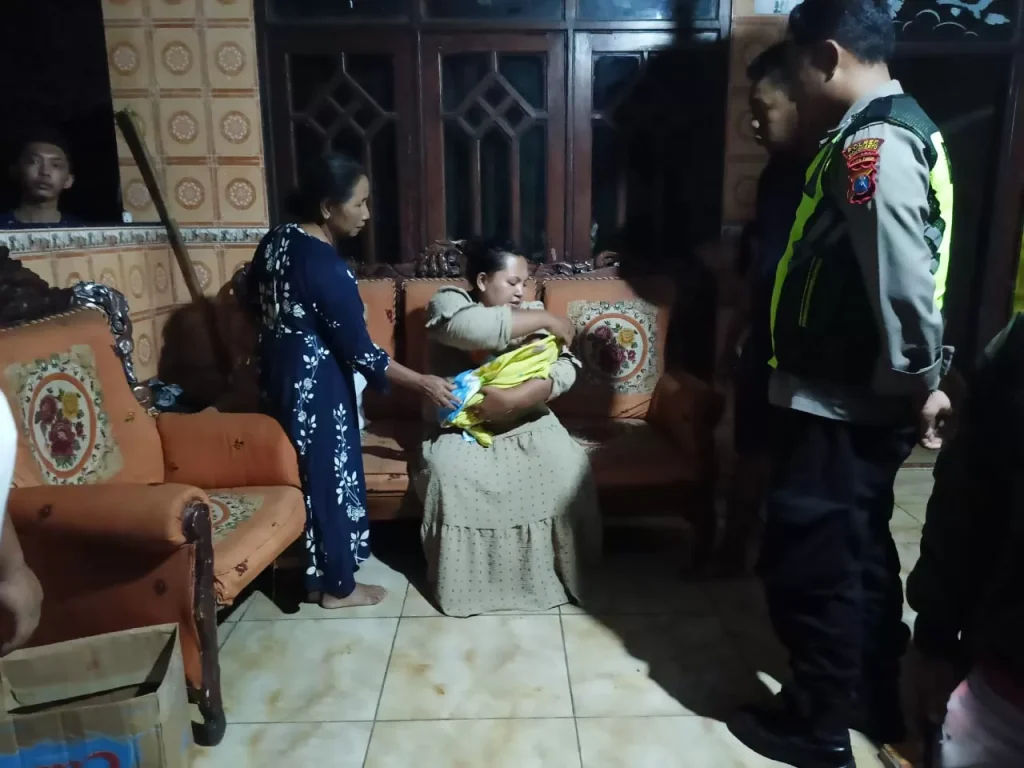 Bayi Diduga Dibuang Orangtuanya