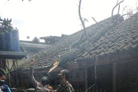 Hujan dan Angin Kencang Rusak Sejumlah Rumah di Parungseah dan Sukajaya, Sukabumi