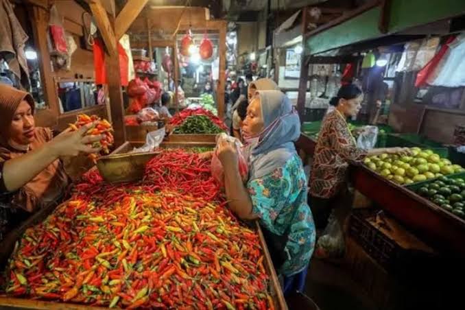 Bapanas: Daging Ayam Kini Rp33.285/kg, Cabai Rawit Merah Rp61.687/kg