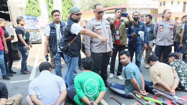 Hampir Semua Tersangka dalam Penggerebekan di Kampung Bahari Positif Narkoba