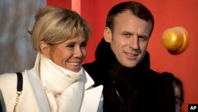 Brigitte Macron Viral Dorong Wajah Suami, Macron: Itu Cuma Bercanda