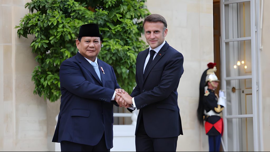 Macron Tiba, Prabowo Siap Sambut di Istana