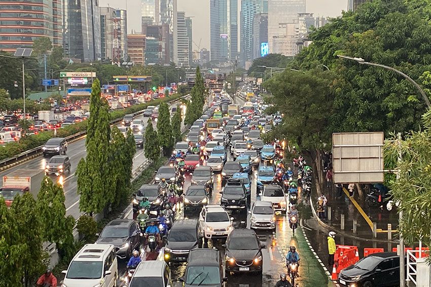 Kepadatan Lalu Lintas Warnai Pagi Senin di Jakarta