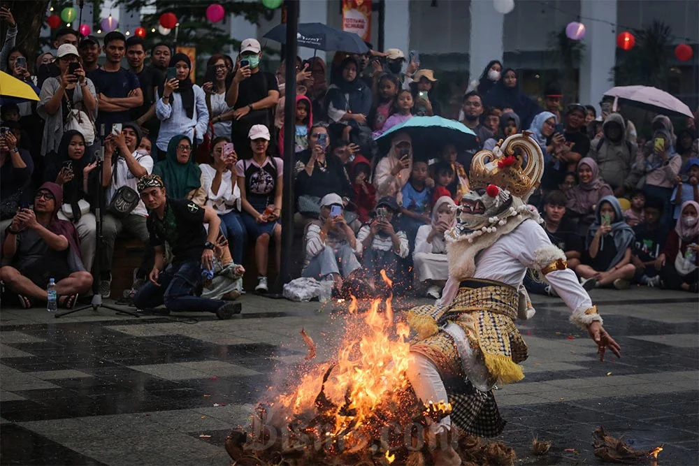 TMII Suguhkan Lagi Tari Kecak