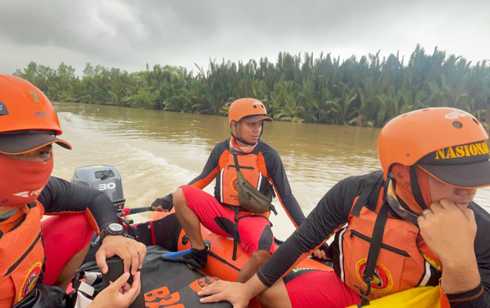Buaya Hambat Pencarian Kru Kapal Tenggelam di Cikeas