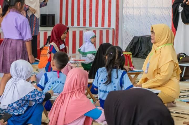 Imajinasi Anak PAUD Kukar Menari di Atas Kertas dalam Lomba Menggambar Hardiknas