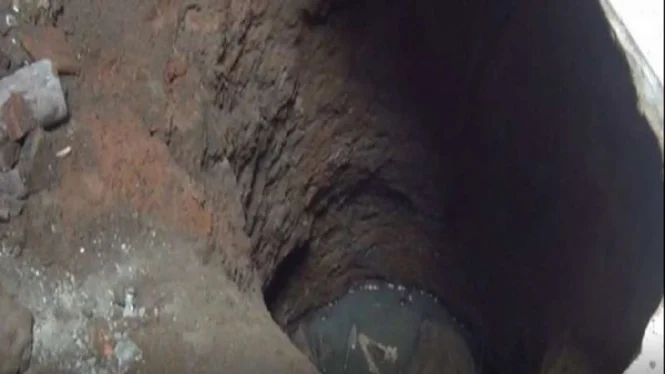 Terperosok Saat Gali Septic Tank, Pria Selamat