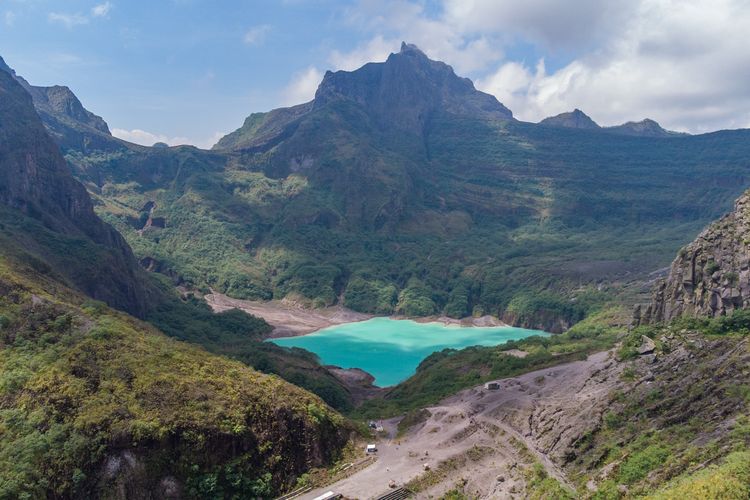 Air Kawah Kelud Naik 2 Meter