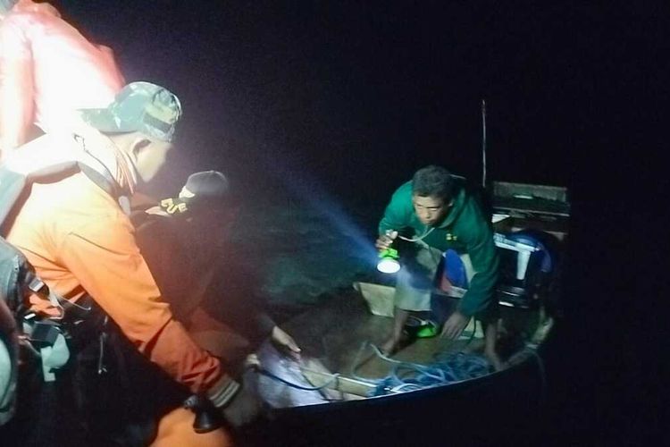 Mesin Kapal Mati, Nelayan Terombang-ambing di Kepulauan Seribu