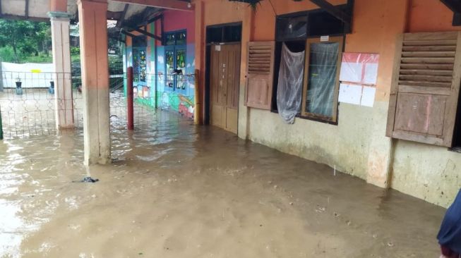 Sungai Bengkak, Pemukiman Todowongi Terendam