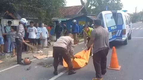 Bus Serobot Jalur, Dua Pelajar Tewas di Tempat
