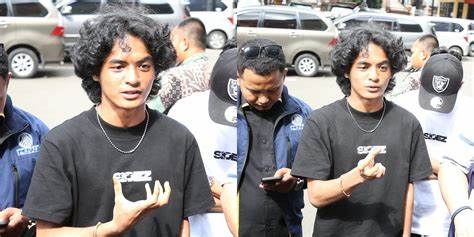 Vadel Badjideh Jalani Sidang Perdana Kasus Asusila