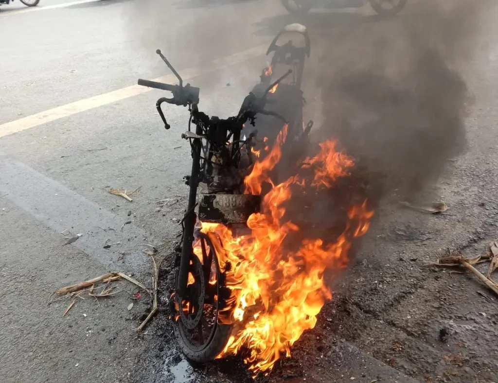 Motor Terbakar Usai Isi Bensin, Diduga Gara-gara Kabel Busi