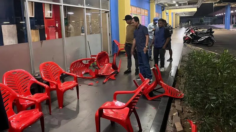 Masalah Parkir, Tiga Warga Dikeroyok
